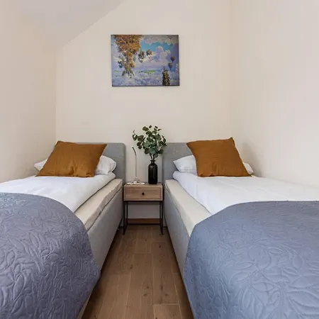 Sea & Sky Residence, Centre Apartment
